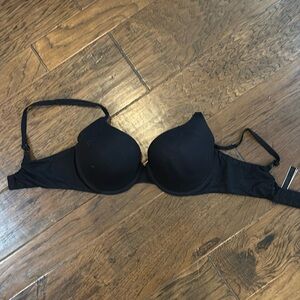 Victoria Secrets Body by Victoria covertable bra